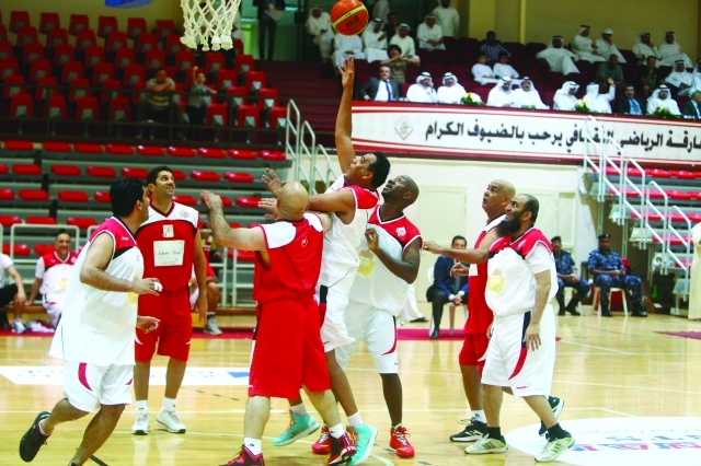 "من لقاء جامعة الشارقة وفريق الجيش المصريالبيان"