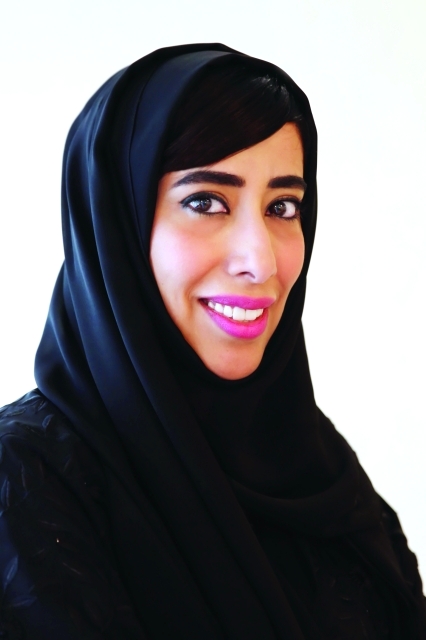 "منى المري"