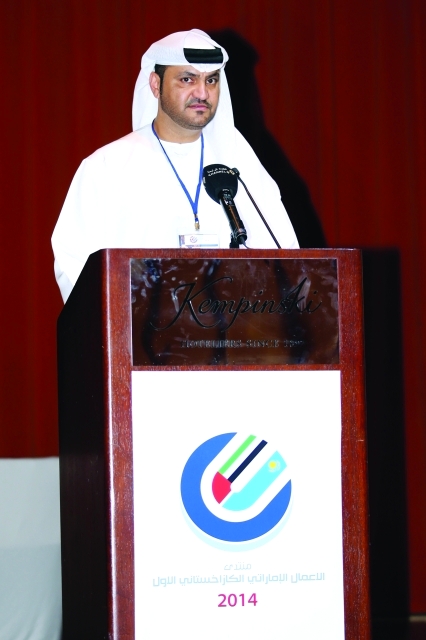 "محمود الهاشمي خلال إلقاء كلمة الاقتتاح"