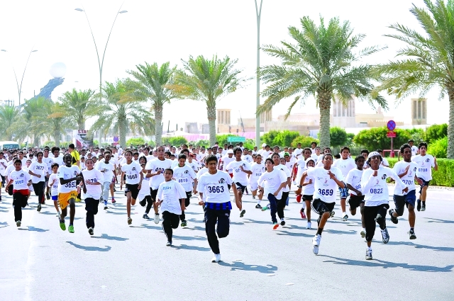 "من المشاركة الطلابية في ماراثون زايد بأبوظبي البيان"