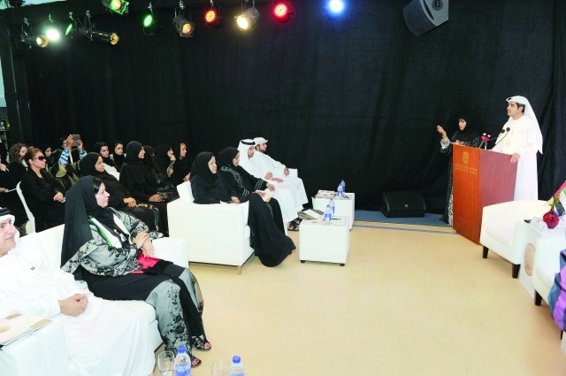 "الشريف يرحب بوفد الجائزة ويتحدث عن أهميتها"
