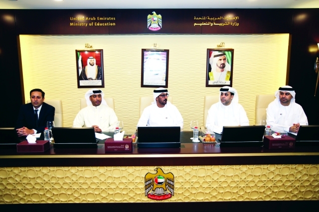 "الحمادي خلال الاعلان عن خطة الوزارة بحضور مروان الصوالح وظاعن شاهين وسامي الريامي ورائد البرقاوي \t تصوير عبد الحنّان مصطفى"