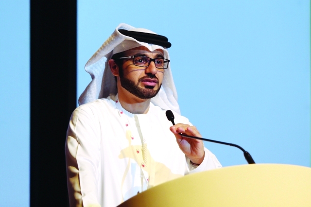 "طارق الجناحي خلال الإعلان عن الاستبيان"