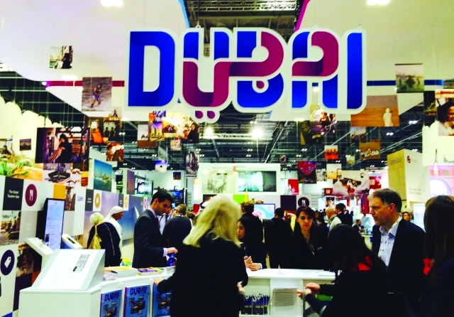 "إقبال كبير على جناح دبي في المعرض البيان"
