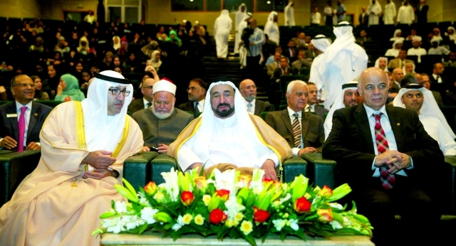 "سموه خلال حضوره فعاليات المؤتمر بحضور عبد الرحمن العويس"