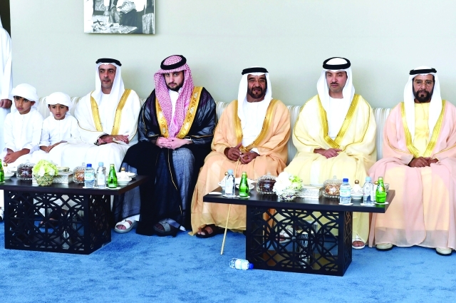 "طحنون وسيف بن محمد وهزاع وسيف بن زايد وأحمد بن محمد"