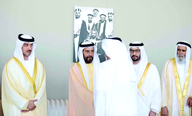 "طحنون بن محمد وحمدان بن زايد يتقبلان التهاني بحضور هزاع بن زايد"
