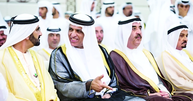 "وسموه مستمعا إلى سعود بن صقر بحضور حميد النعيمي وسعود المعلا"
