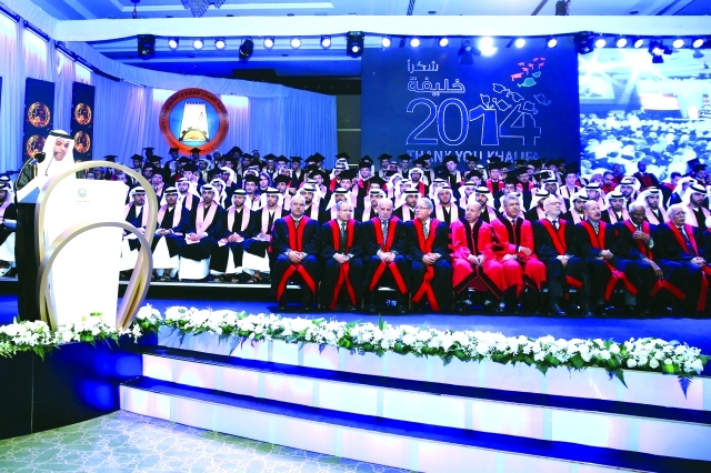 "الأم والابن احتفلا معاً بالبكالوريوس ويتنافسان لإنهاء الماجستير"