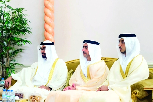 "محمد وسيف ومنصور بن زايد"
