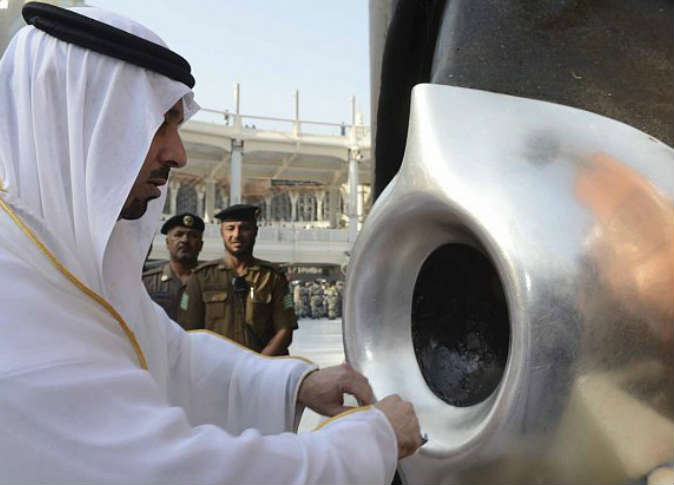 بالفيديو..مراسم غسل الكعبة المشرفة