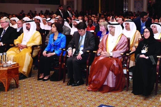 "حمدان بن مبارك وعبدالرحمن العويس ومريم الرومي"