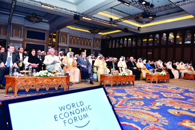 "محمد بن راشد يتابع جلسات القمة بحضور حمدان بن محمد وأحمد بن سعيد وبدور القاسمي وعدد من المشاركين تصوير- خليفة اليوسف"