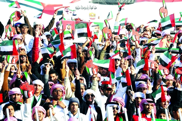 "الجماهير الوفية وراء الأبيض دائماً البيان"
