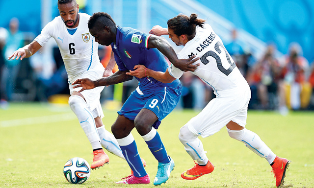 "بالوتيللي عاد إلى المنتخب الإيطالي أرشيفية"