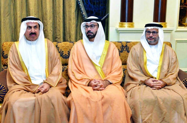 "محمد القرقاوي وصقر غباش وأنور قرقاش"