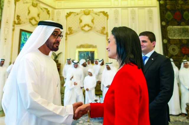 "محمد بن زايد مرحباً بإيزابيل سانت"
