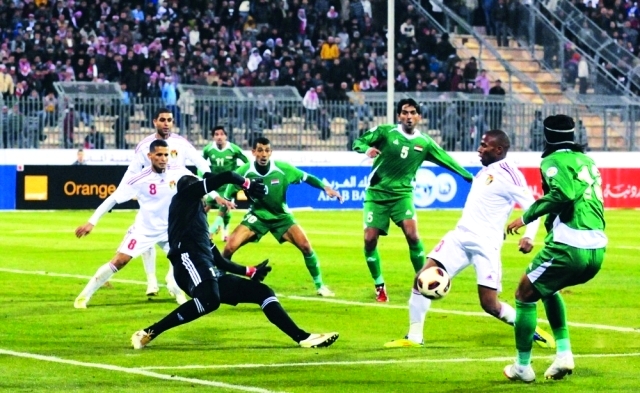 "من لقاء الإمارات مع العراق في نهائي خليجي 21\tالبيان"