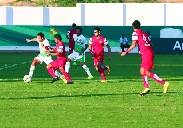 "الإمارات والفجيرة اكتفيا بالتعادل العادل تصوير محمد حنيف"