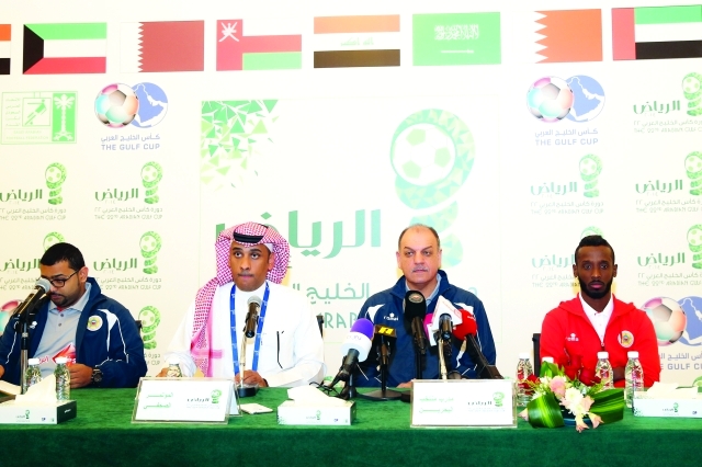 "عدنان حمد مدرب البحرين خلال المؤتمر الصحافي \tالبيان"
