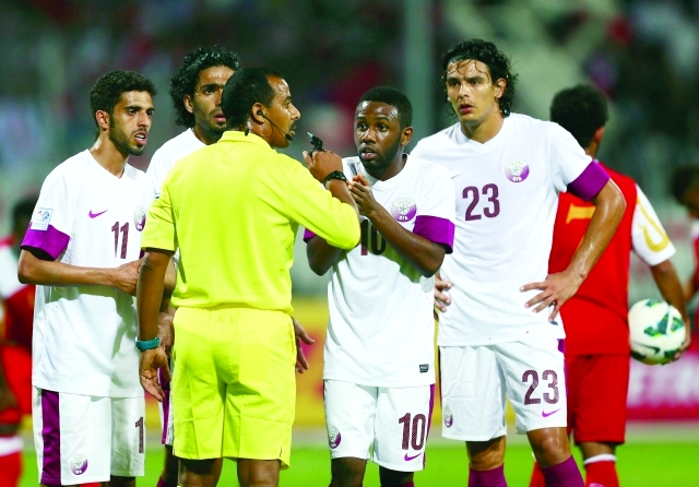"الاعتراضات على القرارات ظاهرة منتشرة في ملاعب الكرة بشكل عام أرشيفية"