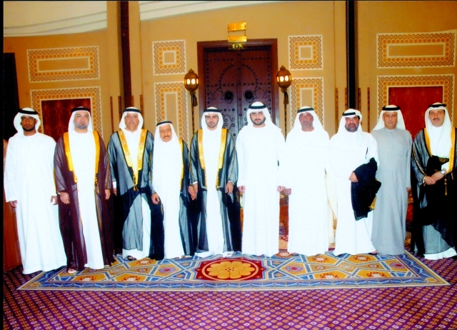 "مكتوم بن محمد وأحمد بن سعيد والعريس ووالده ووالد العروس والقنصل الكويتي ومحمد الزرعوني وزياد ومصطفى كلداري"