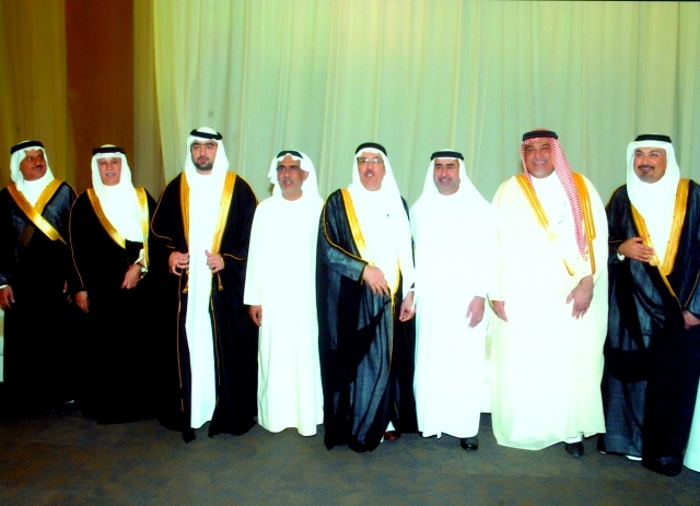 "بطي الفلاسي وعبد الحميـد صديقـي وعلي آل خليفة ونــواف العلــوي والعـريس ووالده"