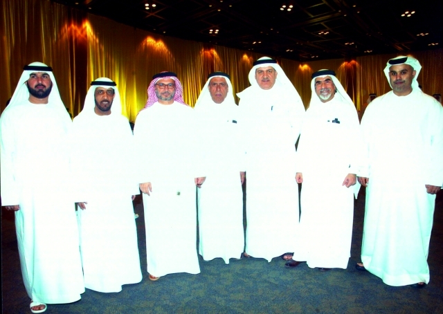 "أنور قرقاش وعبيد الشامسي وقاسم المرشدي ومروان الحبتور وعبد الشكور تهلك ومحمد عبد الكريم جلفار وعبدالرحمن تهلك"