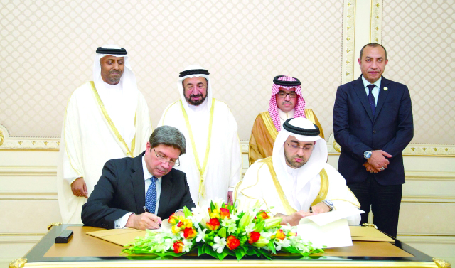 "سموه يشهد التوقيع على مذكرة التفاهم"