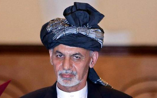 الرئيس الأفغاني يبحث في باكستان تقارب البلدين