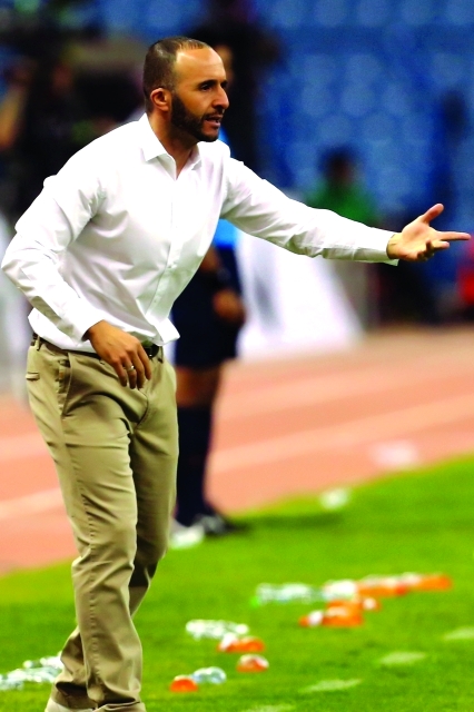 "بلماضي مدرب قطر يوجه لاعبيه"