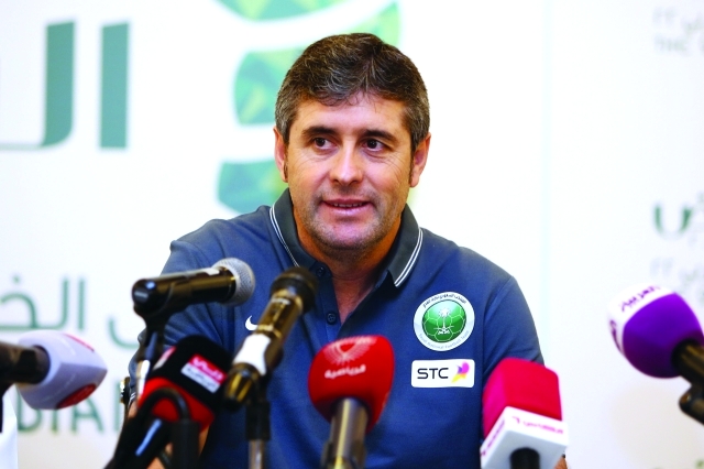 "لوبيز المدير الفني للمنتخب السعودي"
