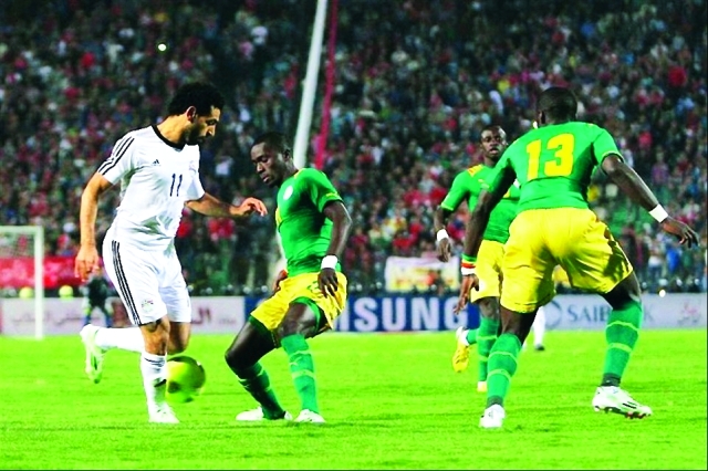 "من لقاء مصر والسنغال في استاد القاهرة البيان"
