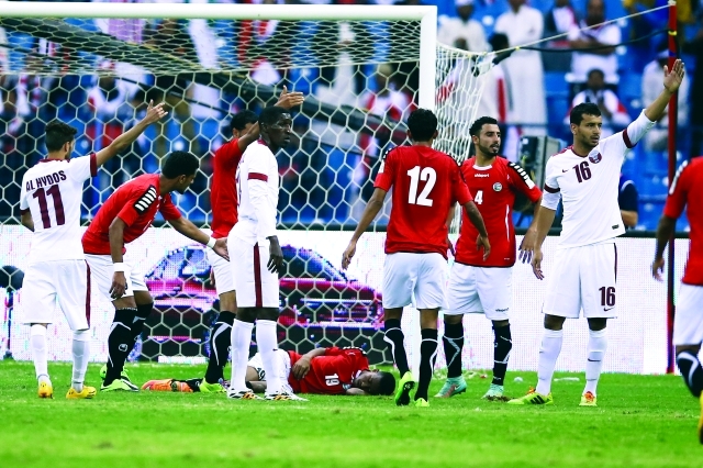 "لحظة إصابة بقشان في كرة مشتركة مع اللاعب القطري"