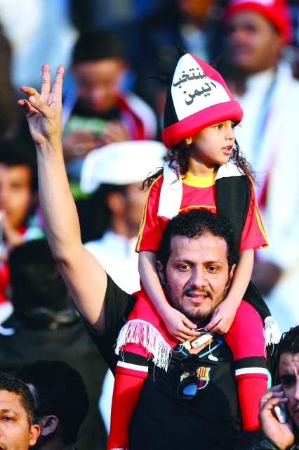 "جماهير المنتخب اليمني قبل مباراتهم مع المنتخب القطري في بطولة كأس الخليج العربي بالرياض ,نوفمبر 16 2014 تصوير سالم خميس"