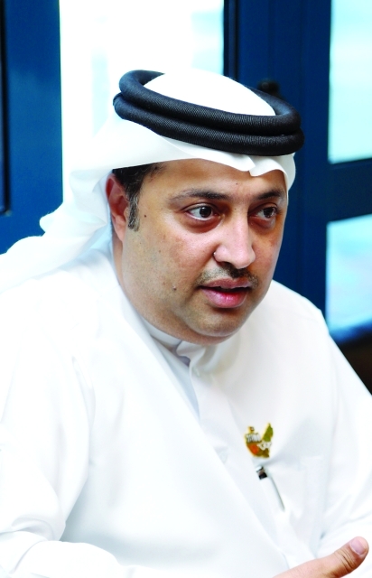 "محمد المنصوري: إنشاء طرق في منطقة الجزيرة الحمراء وفق أعلى المعايير"