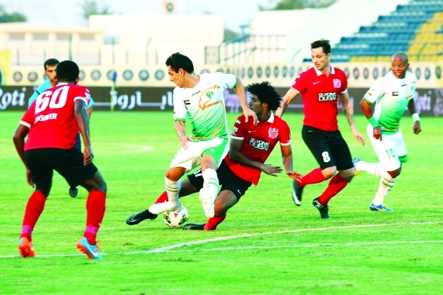 "من لقاء الأهلي والإمارات تصوير ـ موهان"