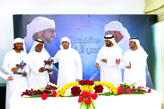 "...وسموه خلال تتويجه الفائزين بمجسمي الإيذاع"
