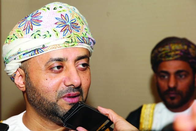 "خالد البوسعيدي رئيس اتحاد الكرة العماني"