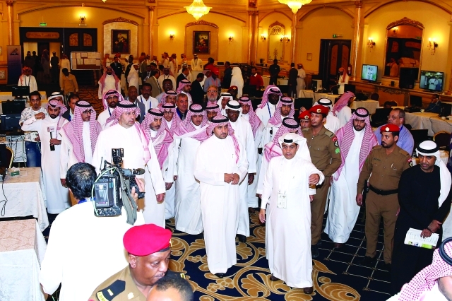 "تركى بن عبد العزيز وعبد الله بن مساعد في زيارة للمركز الاعلامى"