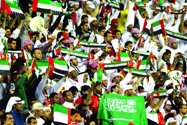 "الجماهير تزحف نحو الرياض لمساندة الأبيض البيان"