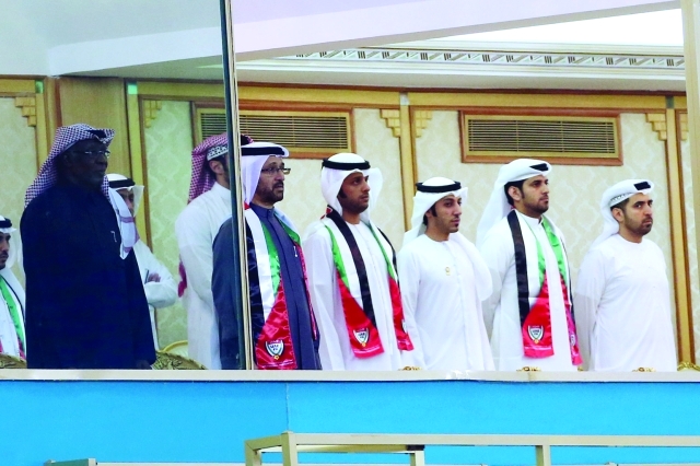 "السركال يتابع المباراة مع كبار الشخصياتالبيان"