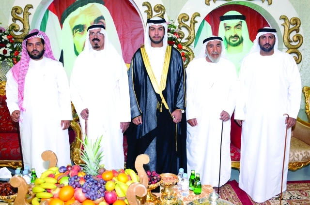 "مبارك آل سالمين وفهد الشمري والعريس ووالده ووالد العروس"
