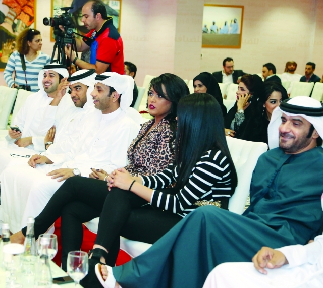 "وعد وفايز السعيد وسعود الكعبي و أريام خلال الحفل"
