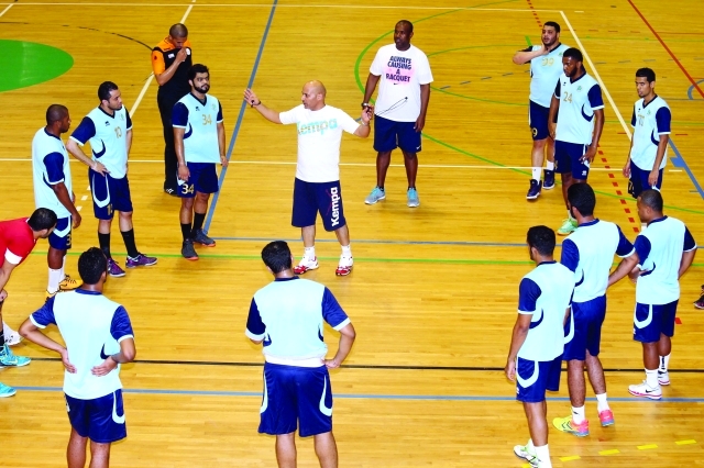 "لاعبو منتخب الإمارات لليد يواصلون تدريباتهم بجدية- البيان"