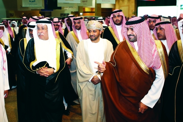 "تركي بن عبد الله أمير الرياض وعيسى بن راشد وخالد البوسعيدي"