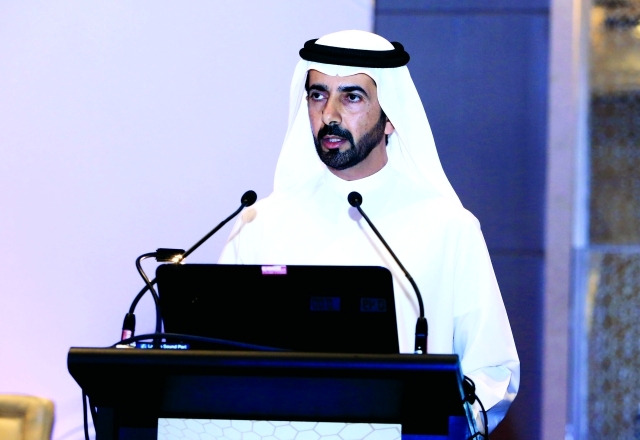 "مبارك المنصوري يلقي كلمته \t-البيان"
