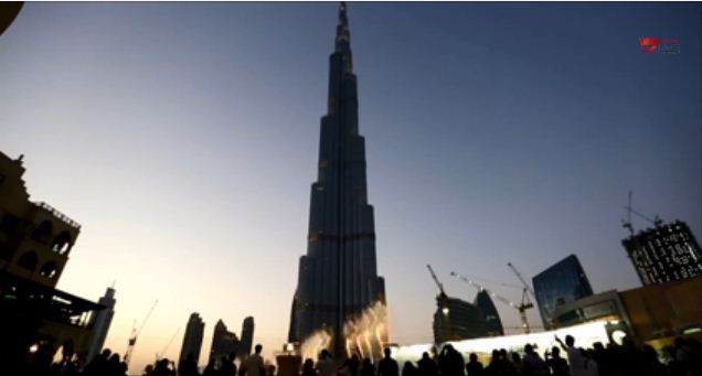 برج خليفة يدشن احتفالاته باليوم الوطني الـ 43