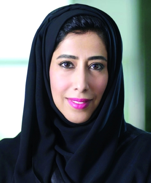 "منى المري"
