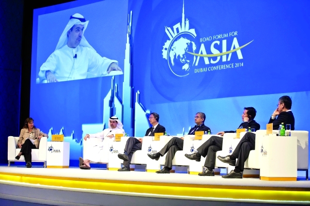 "عبدالله العور وجيا كانغ وشيراج شاه ويانغ شاوجون وشيو يانغ في الجلسة الختامية للمنتدىتصوير - عبد الحنان مصطفى"